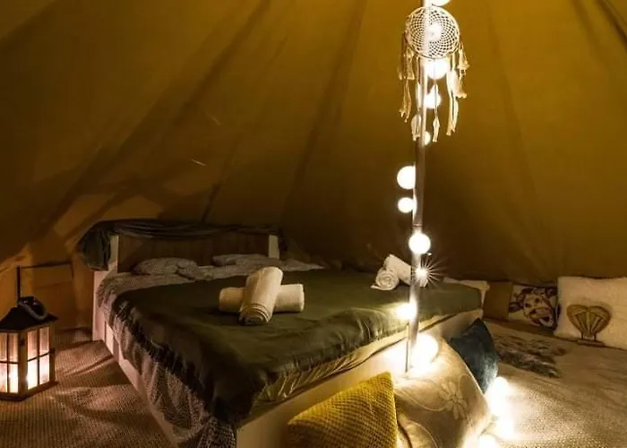 Agroping Korosajt Muhely אוהל מפואר *