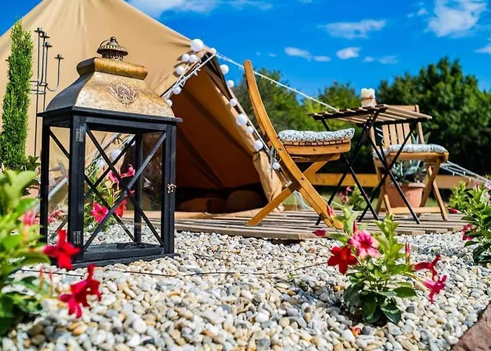 Agroping Korosajt Muhely אוהל מפואר